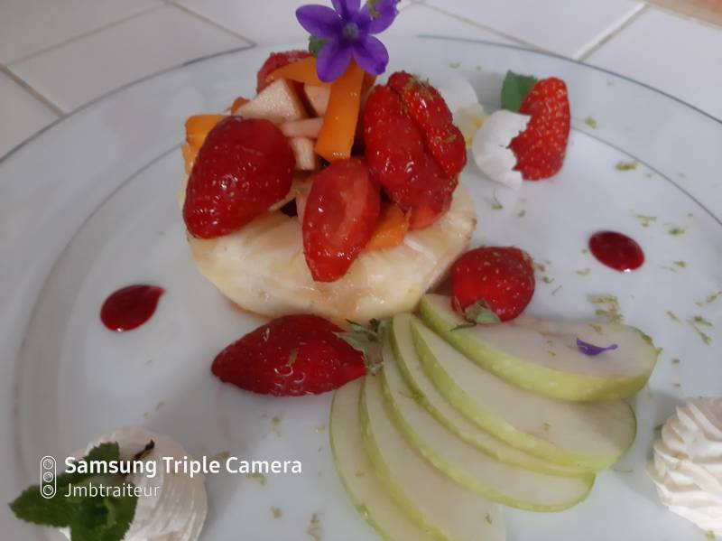un cuisinier à domicile avec un menu à la carte Bordeaux